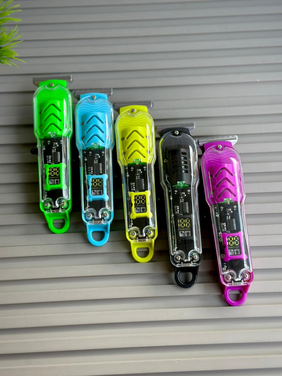 Transparent trimmer